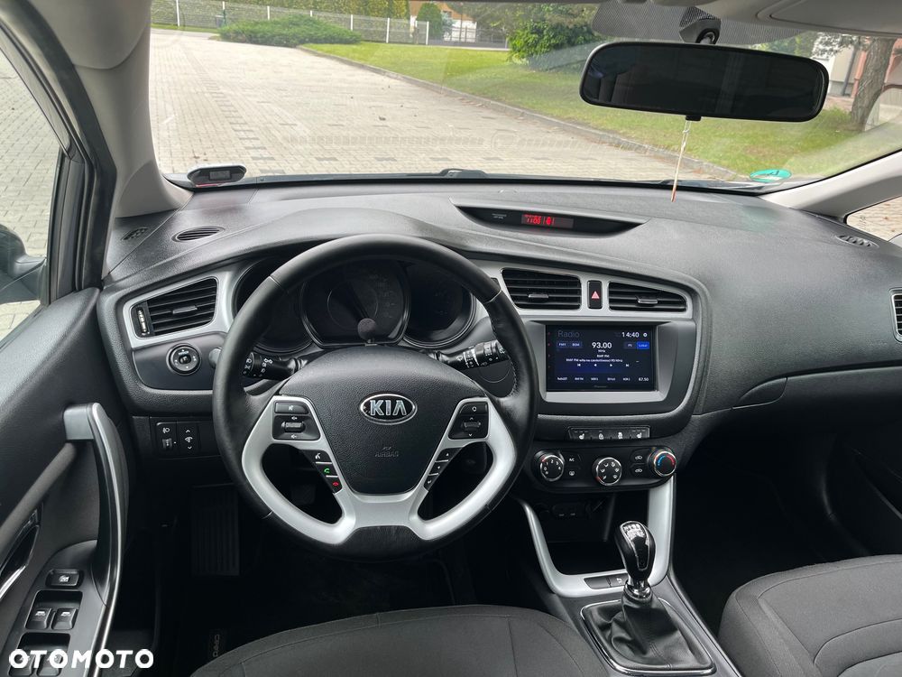 Kia Ceed 1.6 GDI Vision - 6