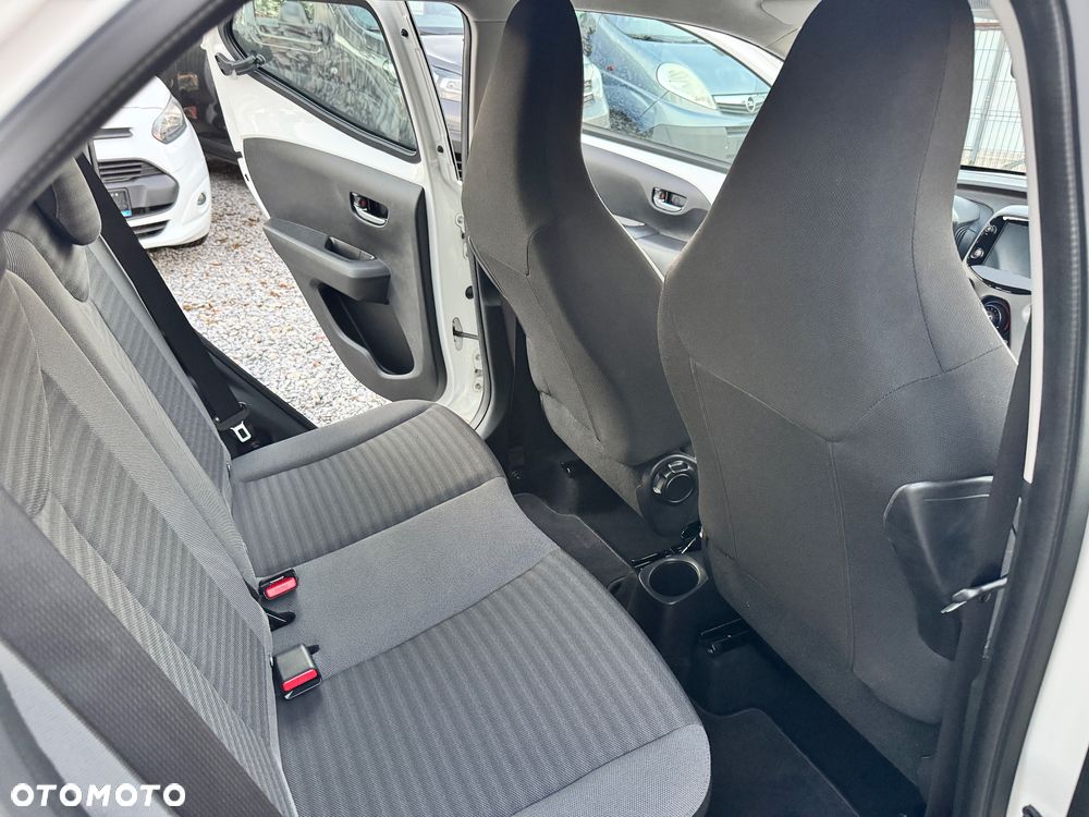 Toyota Aygo x.shift x-play connect - 30