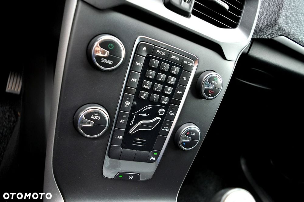 Volvo V40 D2 Momentum - 27