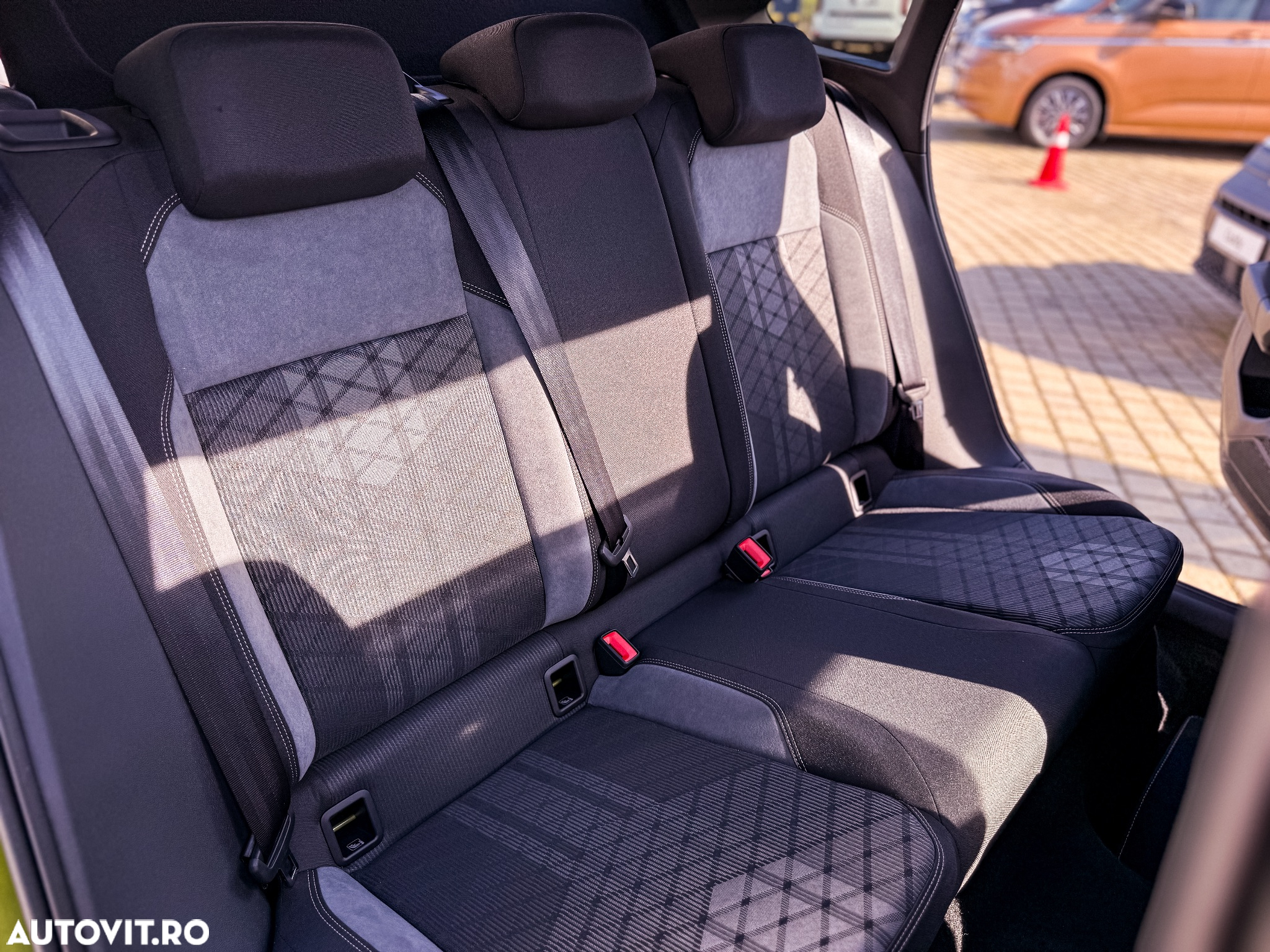 Volkswagen Taigo 1.5 TSI 150CP DSG7 R-Line - 27