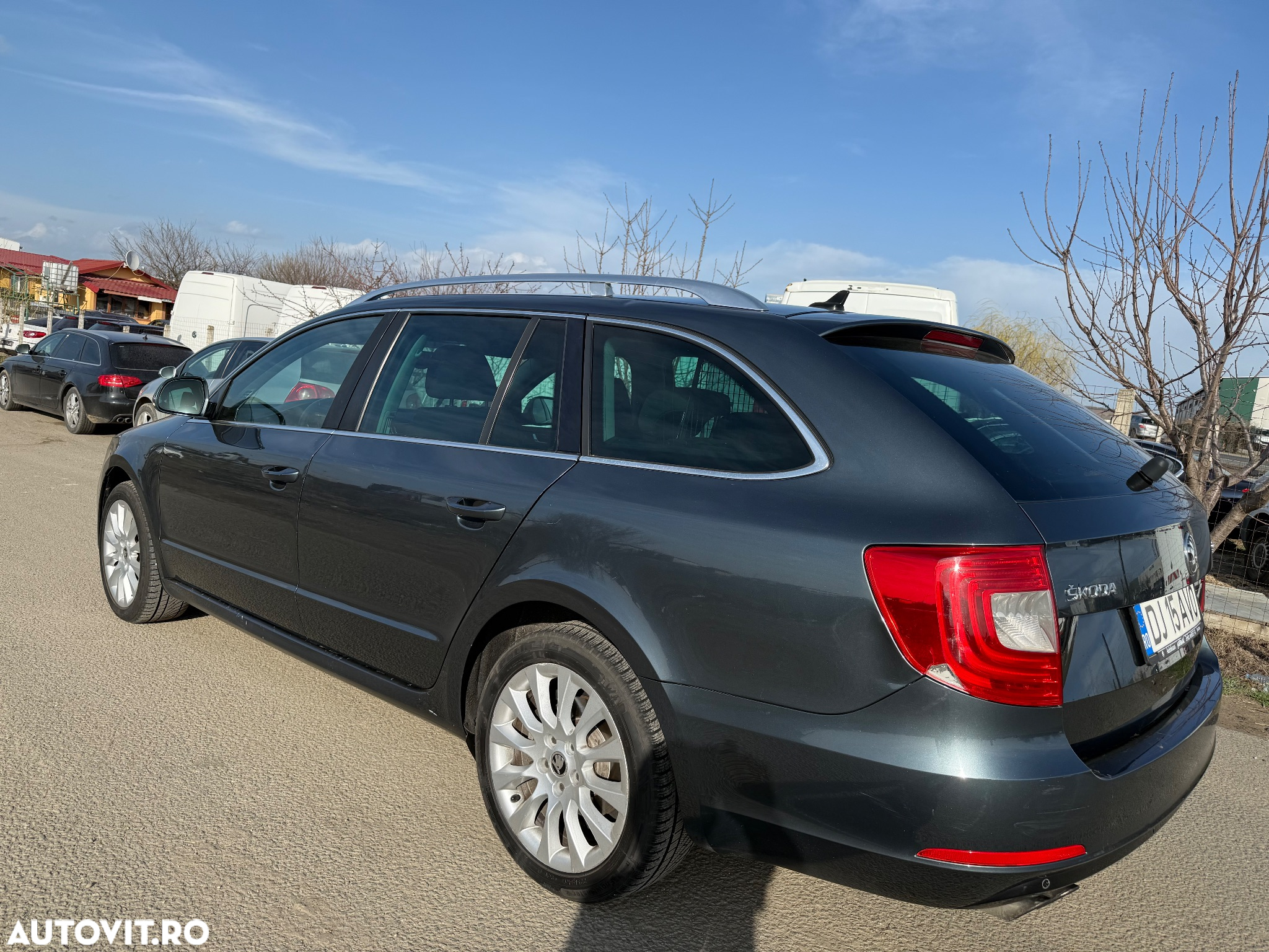 Skoda Superb 2.0 TDI DSG Active - 7