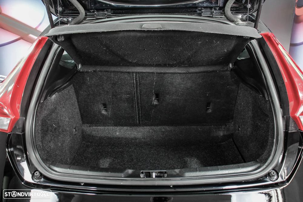 Volvo V40 2.0 D2 Kinetic Eco - 29