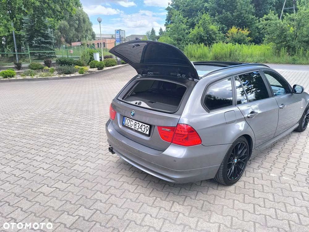 BMW Seria 3 320d DPF Edition Sport - 11