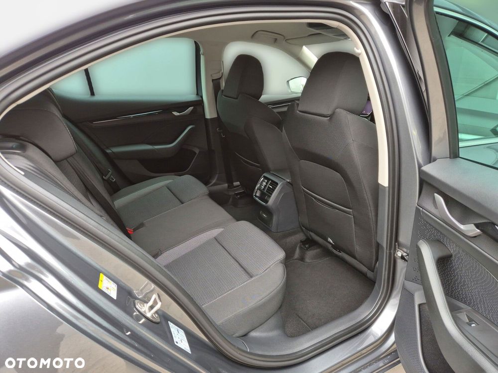 Skoda Octavia 1.5 TSI mHEV Drive Selection DSG - 17