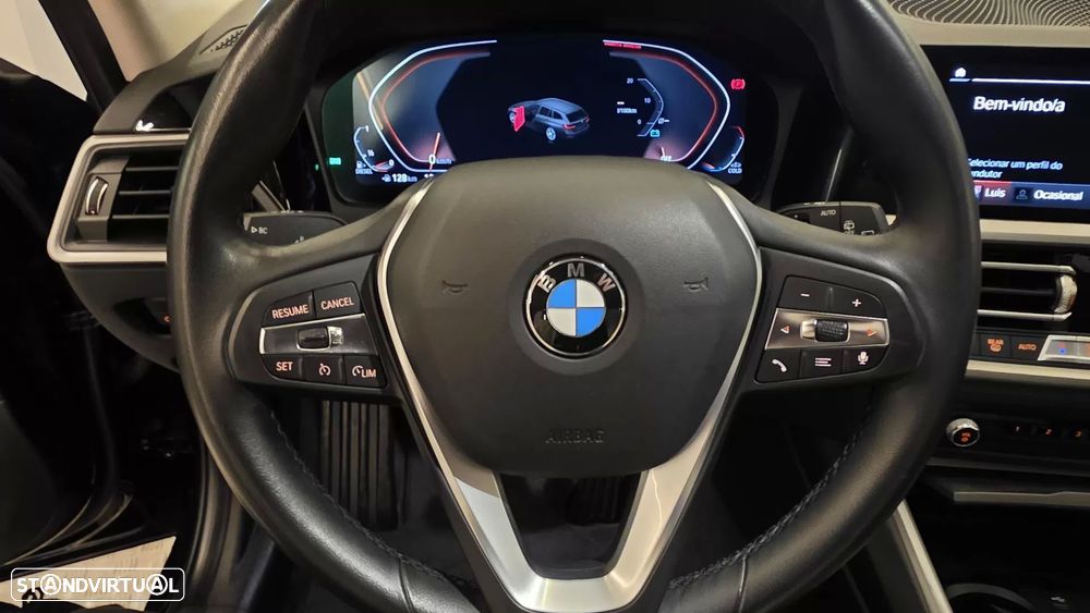 BMW 318 d Touring Auto - 38