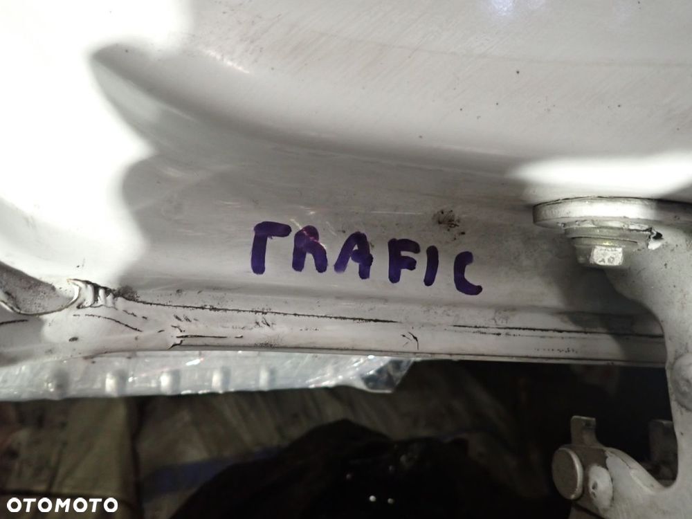 DRZWI PRAWY PRZÓD RENAULT TRAFIC II 1.9 - 8