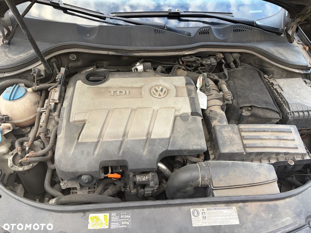 Volkswagen Passat 2.0 TDI DPF 4Motion Comfortline - 12