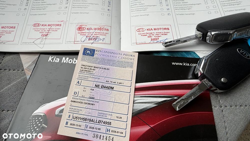 Kia Ceed - 36