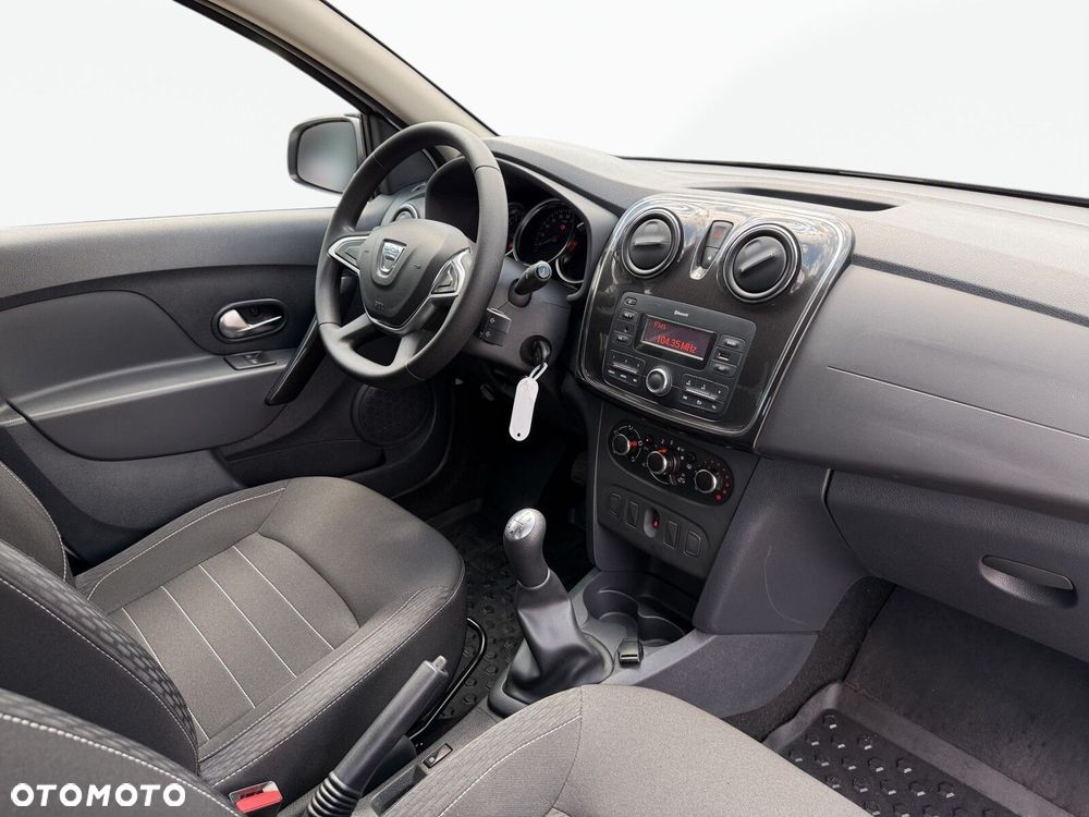 Dacia Sandero - 32