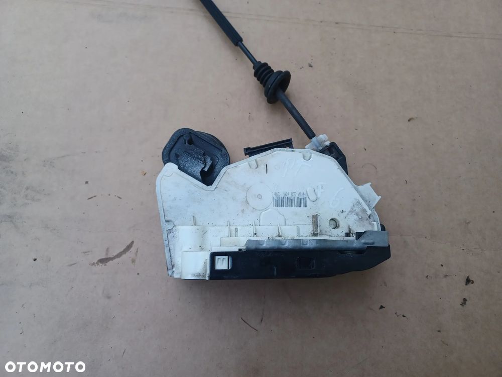 ZAMEK DRZWI PRAWY TYŁ GOLF VI 5K4839016H