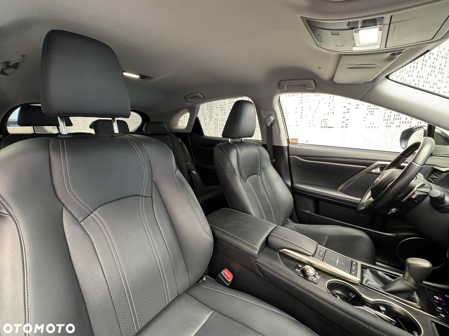 Lexus RX - 12