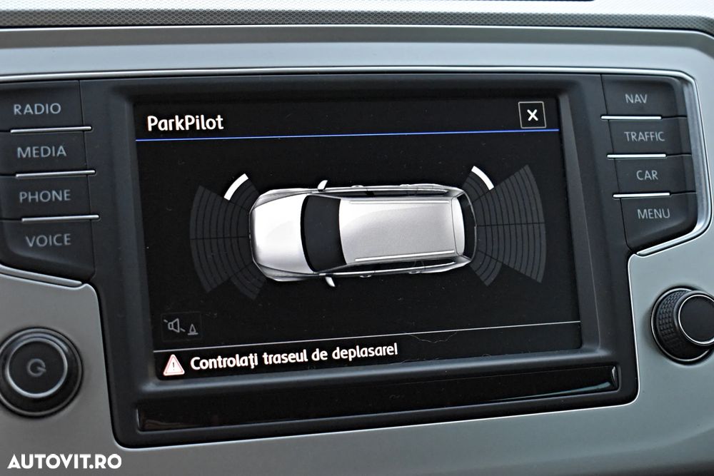 Volkswagen Passat Variant 2.0 TDI DSG (BlueMotion Technology) Comfortline - 17