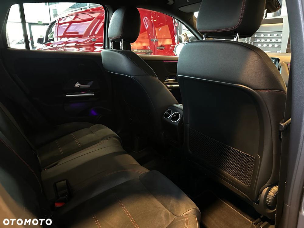 Mercedes-Benz GLA 200 AMG Line - 14