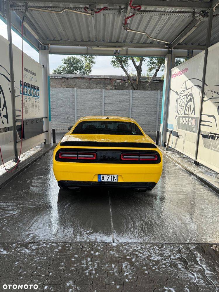 Dodge Challenger - 5