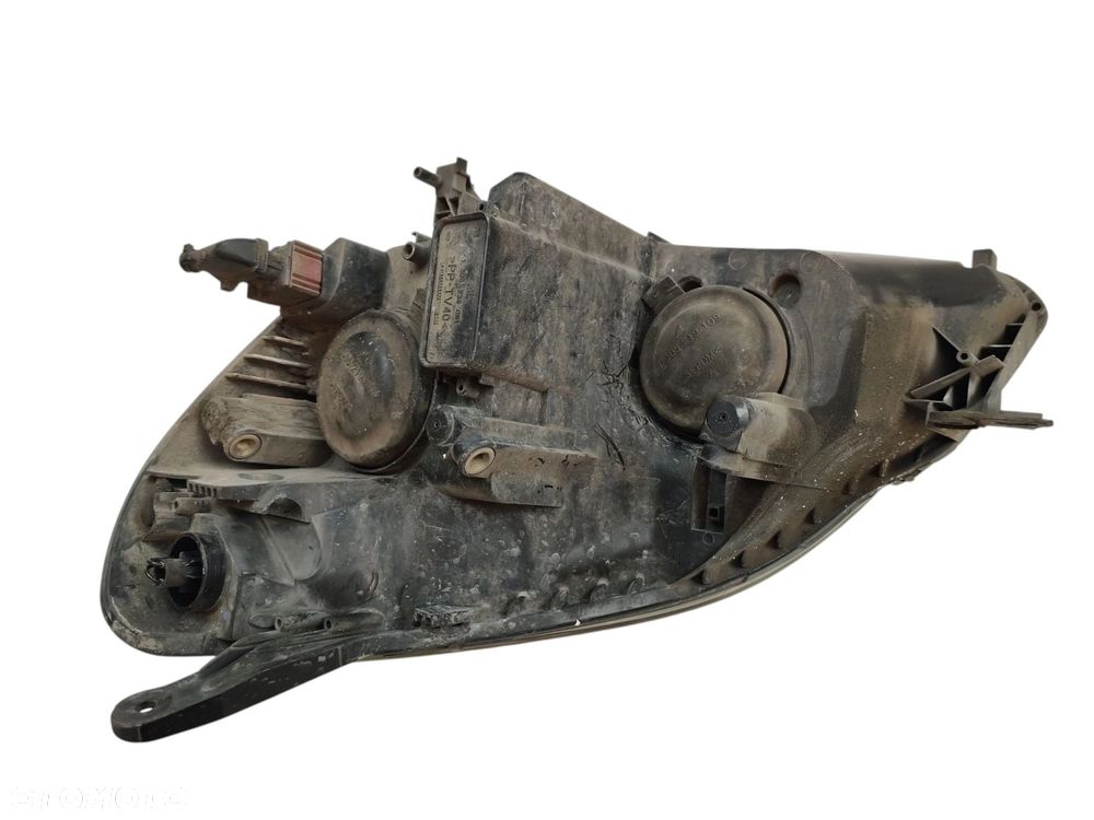 LAMPA PRAWY PRZÓD OPEL ZAFIRA B LIFT (2008-2014) 1.6 16V 116KM 13260845 - 2