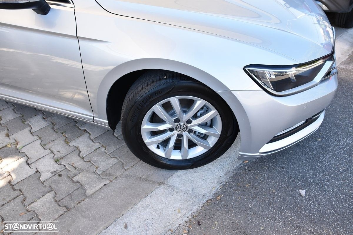 VW Passat 1.6 TDI Confortline - 9