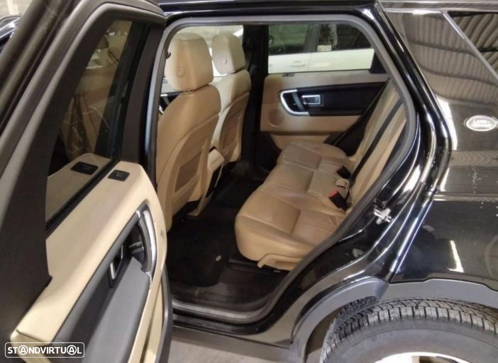 Land Rover Discovery Sport 2.0 eD4 SE - 3