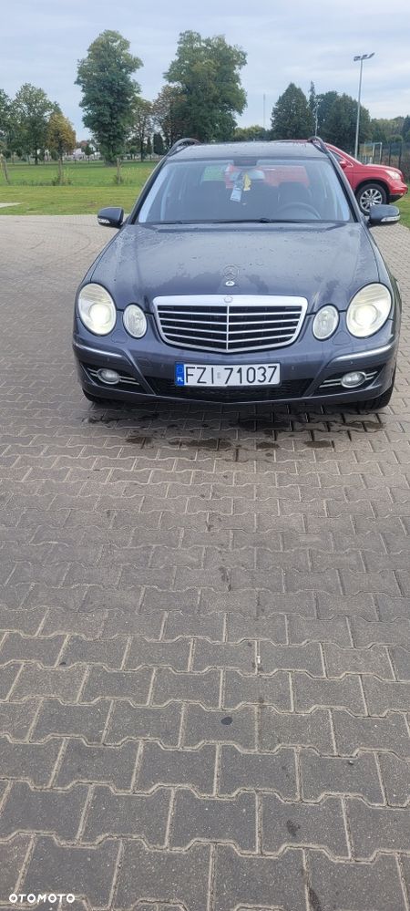 Mercedes-Benz E-Class 2008 photo 2