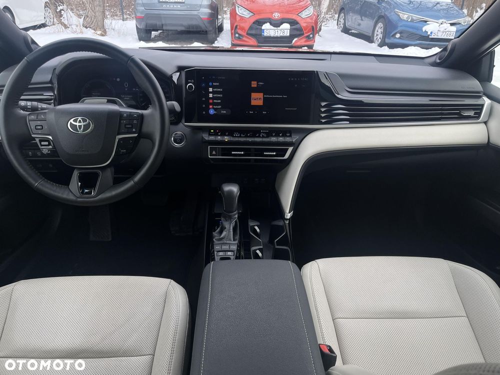 Toyota Camry - 6