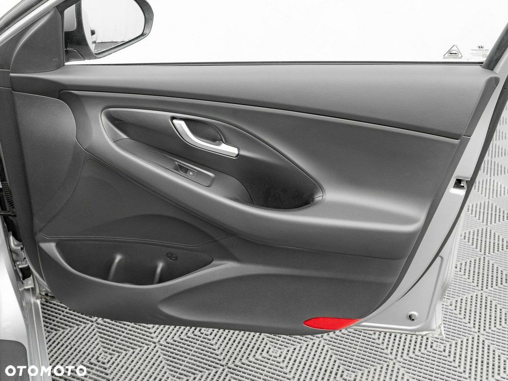 Hyundai i30 1.5 DPI Classic + - 28