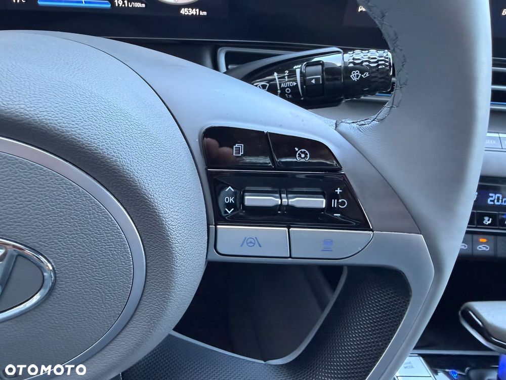 Hyundai Elantra 1.6 Executive CVT - 37
