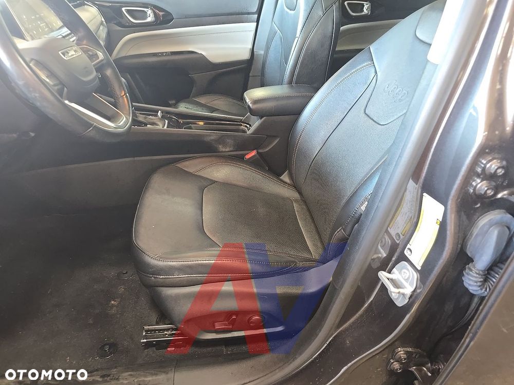 Jeep Compass - 9