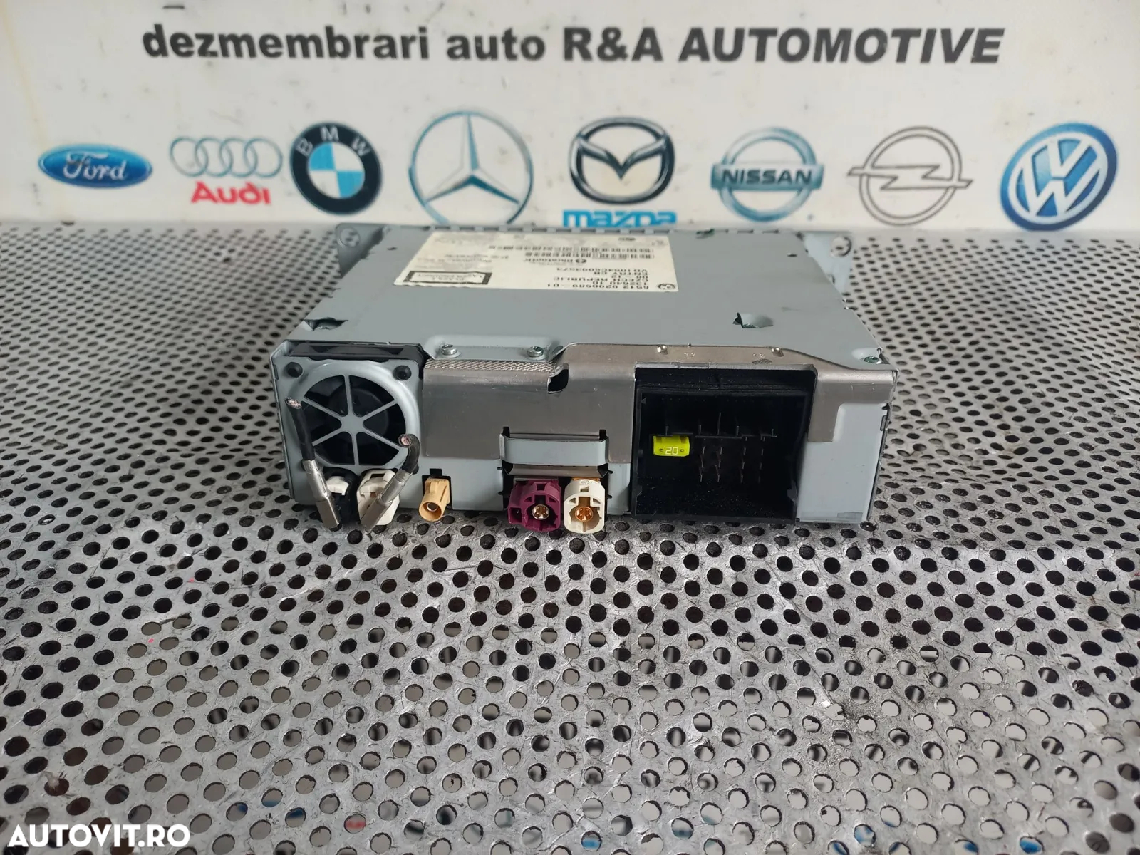 Unitate Navigatie Mica Radio Cd Bluetooth Bmw F20 F21 F22 F30 F31 F32 F33 F36 Cod  Dezmembrez - Dez - 7