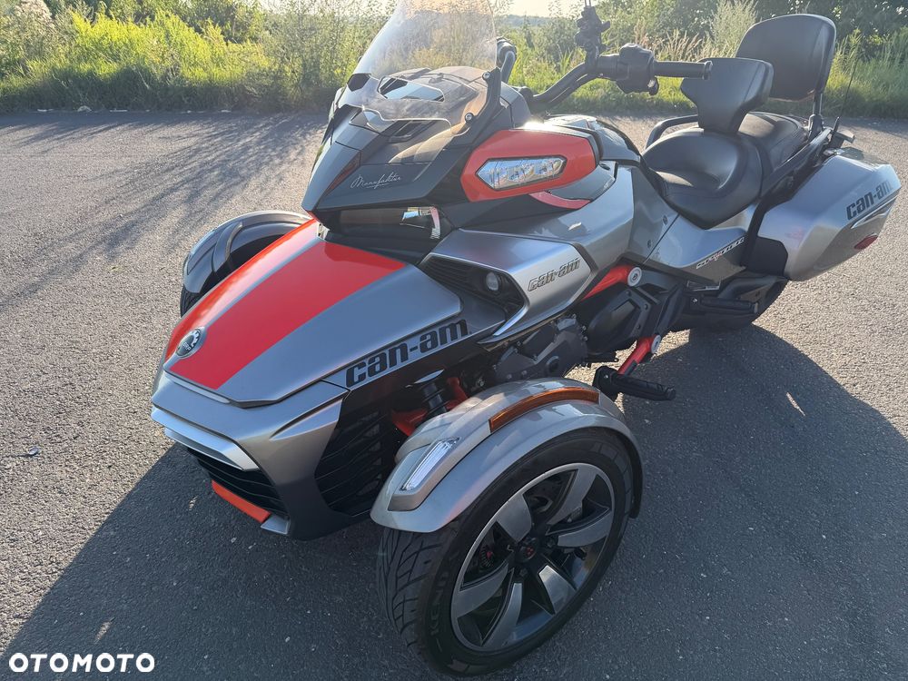 Can-Am Spyder - 10