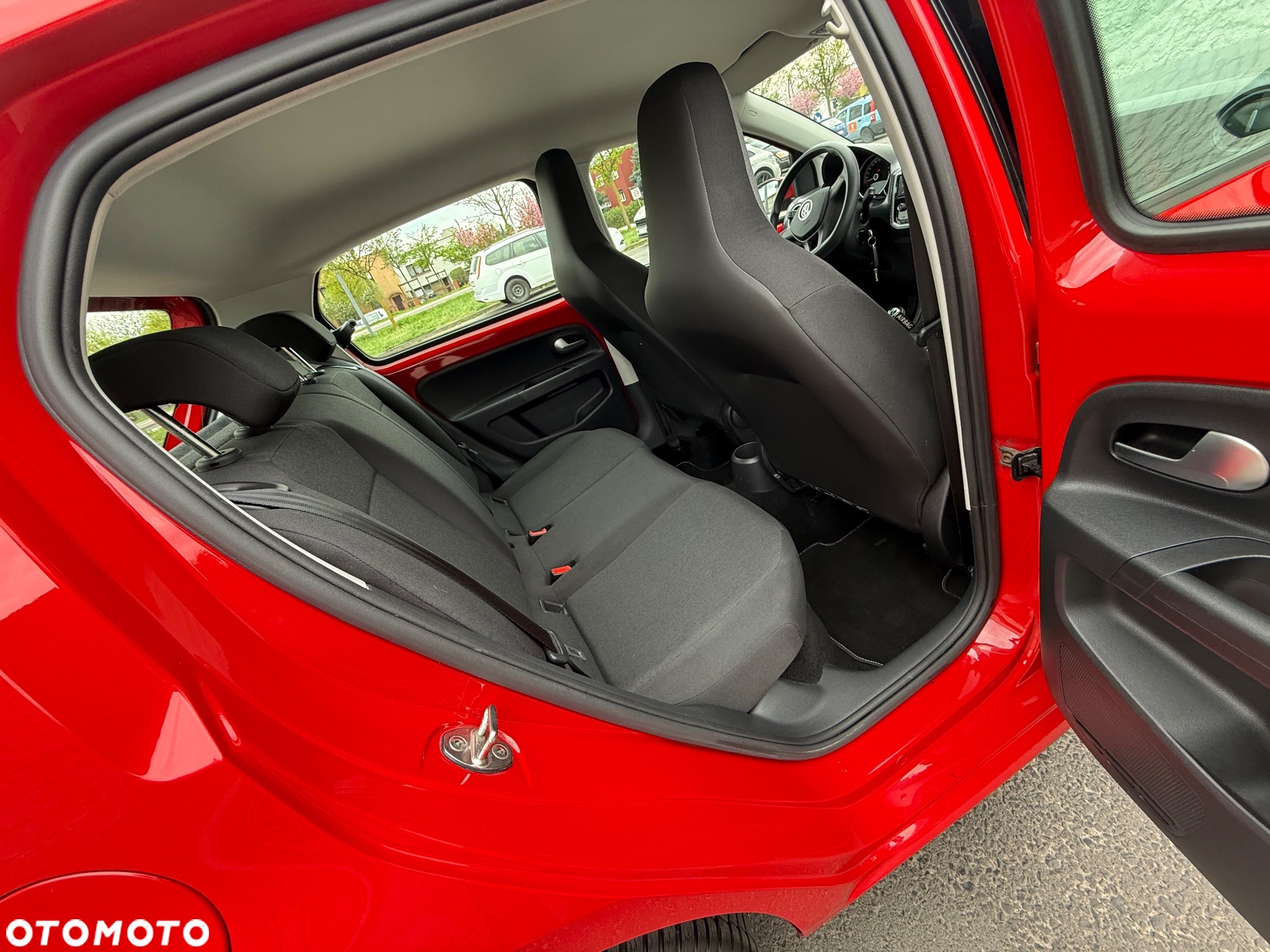Volkswagen up! colour fortana red - 6