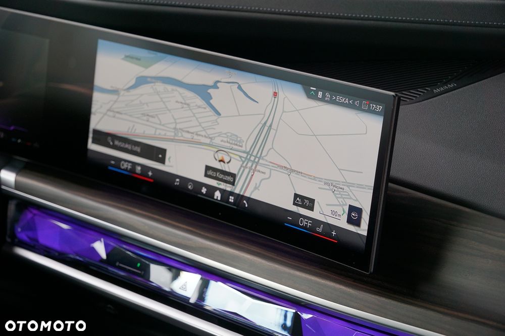 BMW Seria 7 740d xDrive mHEV sport - 28