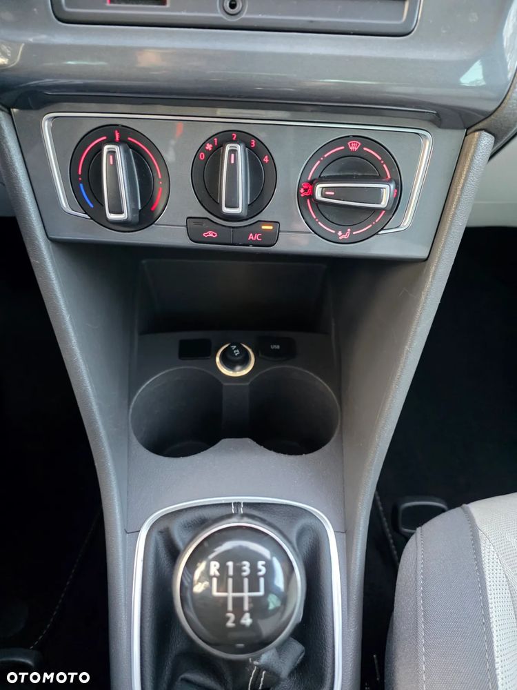 Volkswagen Polo 1.2 TSI Blue Motion Technology FRESH - 25