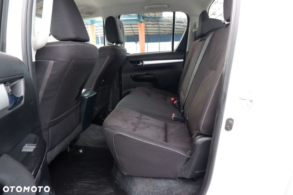 Toyota Hilux 2.4 D-4D Double Cab SR 4x4 - 8