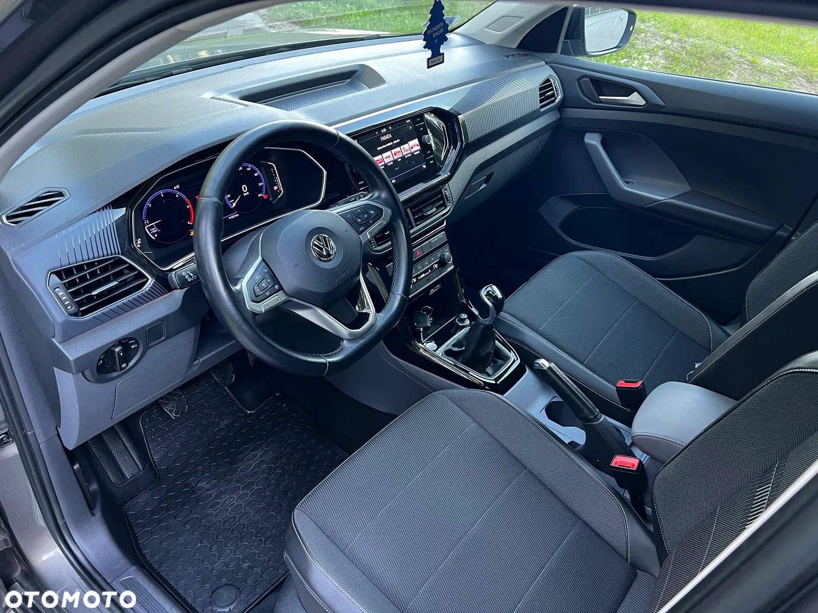 Volkswagen T-Cross - 12