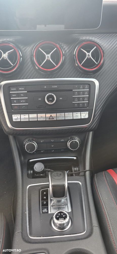 Mercedes-Benz A 45 AMG 4Matic AMG Speedshift 7G-DCT - 9