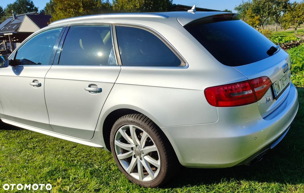 Audi A4 Avant 2.0 TDI DPF multitronic S line Sportpaket - 8