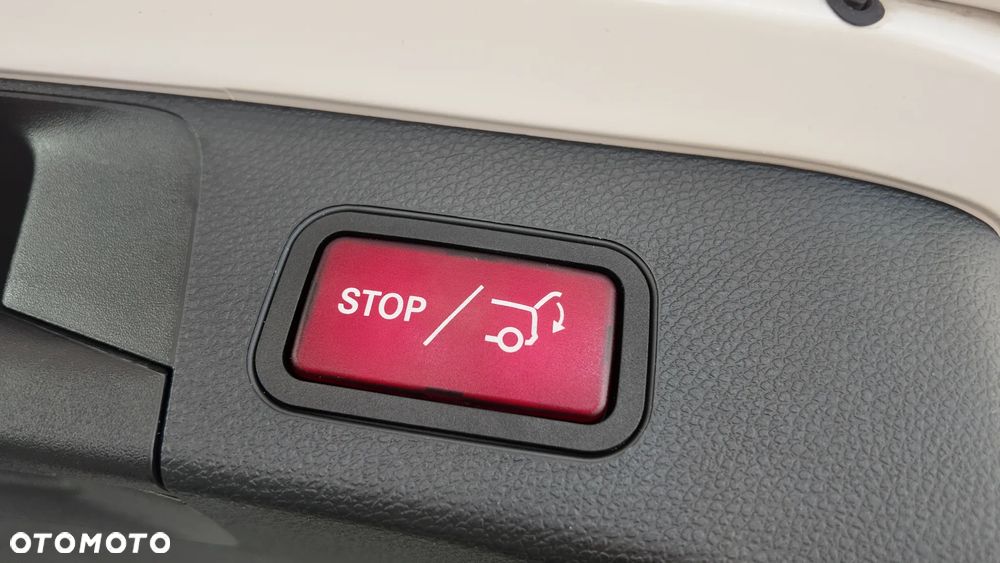 Mercedes-Benz Klasa C 200 7G-TRONIC - 39