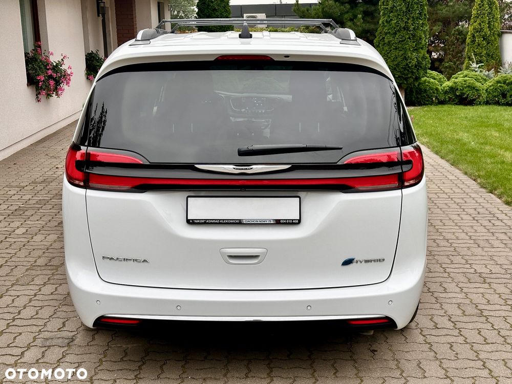 Chrysler Pacifica - 10