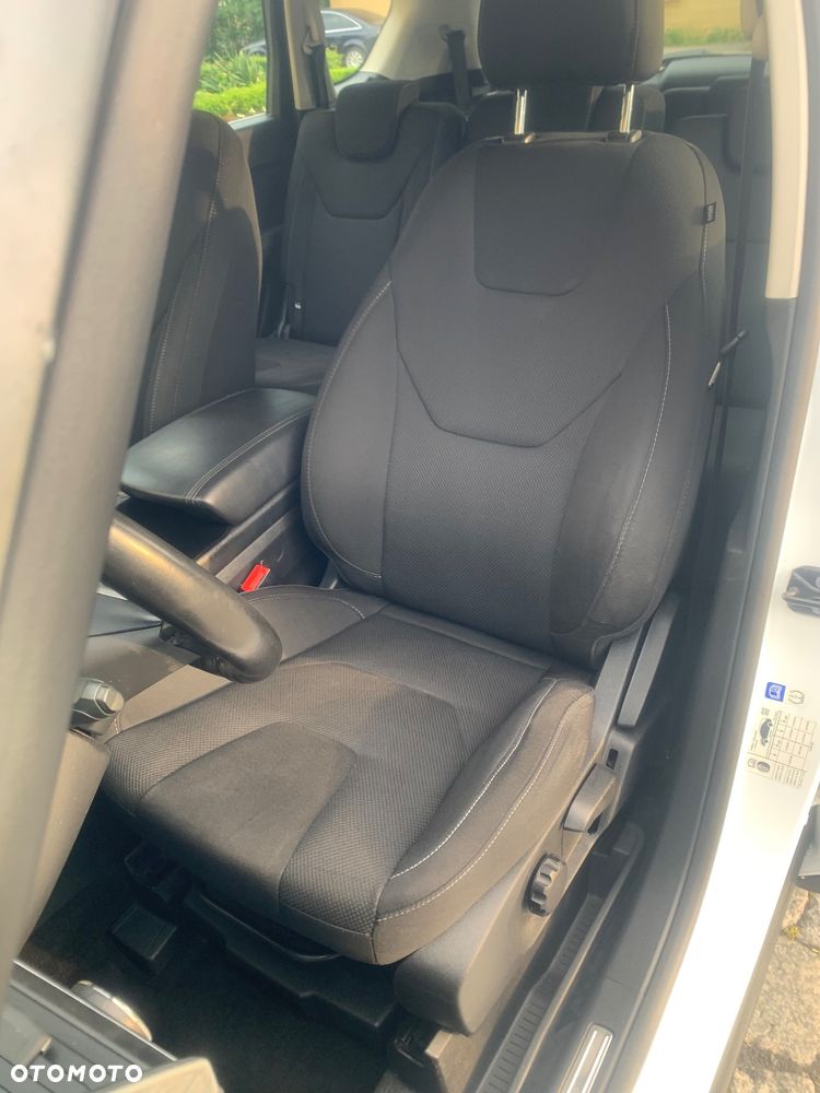 Ford S-Max 2.0 TDCi Titanium - 24
