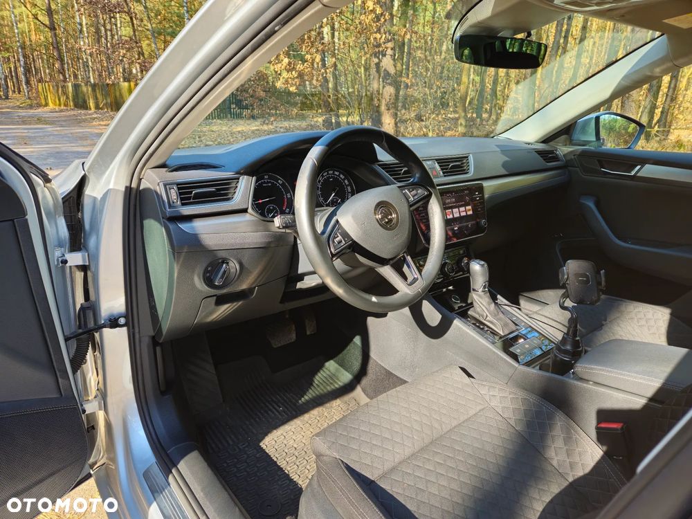 Skoda Superb 2.0 TDI SCR 4x4 Style DSG - 8