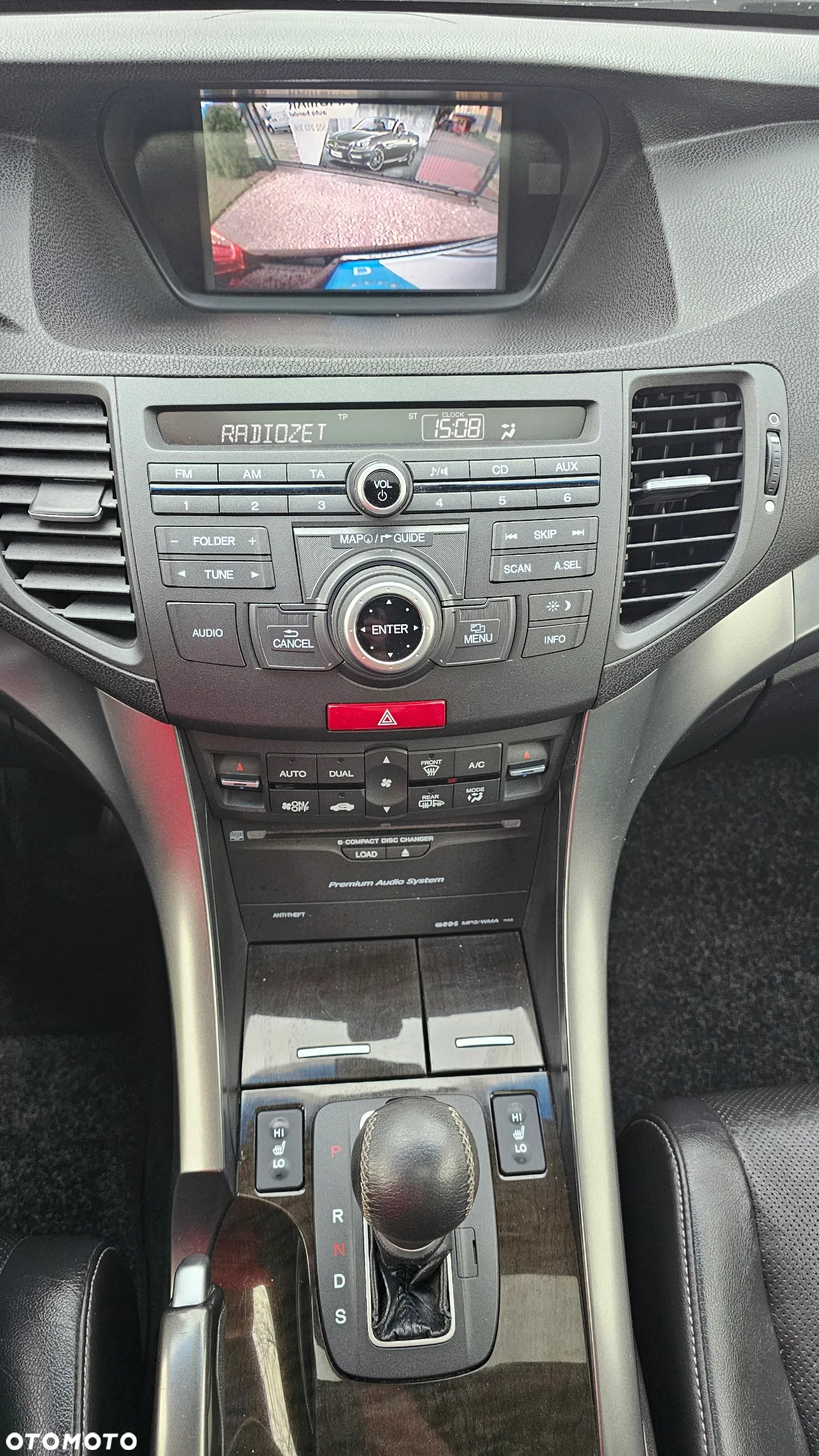 Honda Accord 2.0 Executive Nav - 32