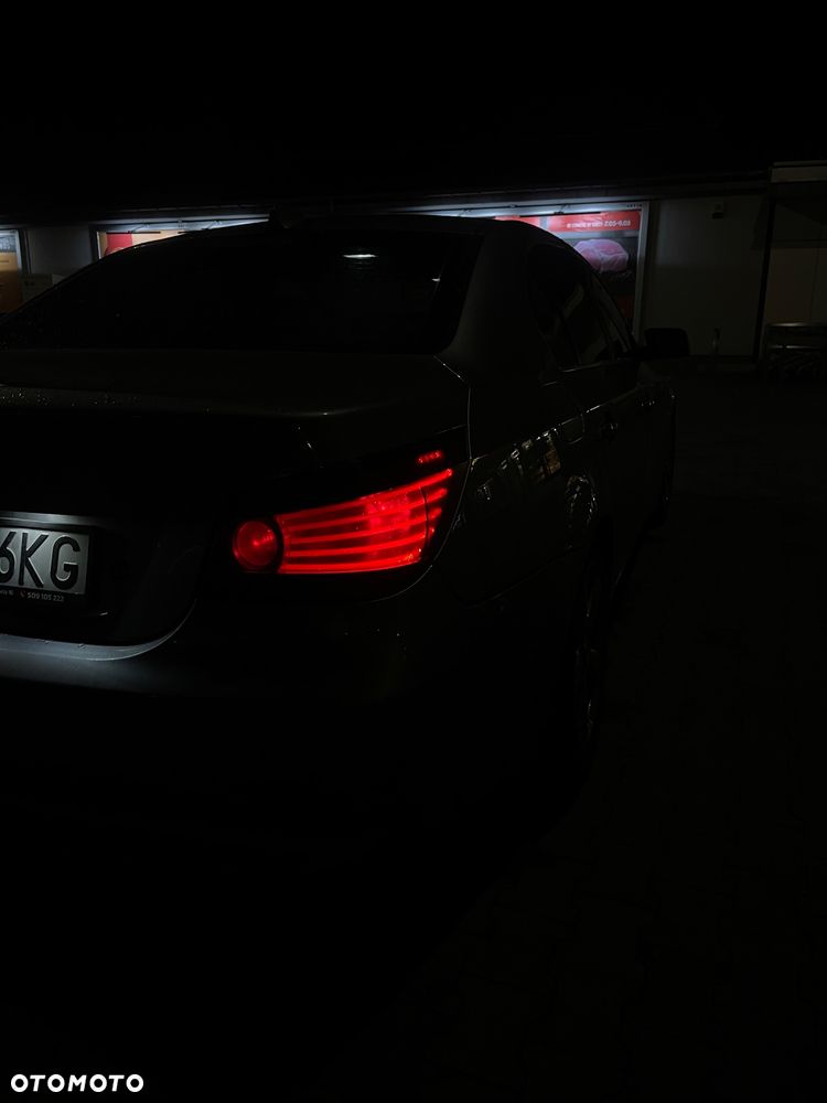 BMW Seria 5 525d - 12