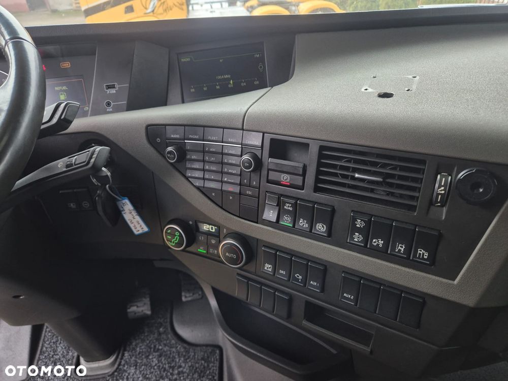 Volvo FH GLOBETROTTER - 24