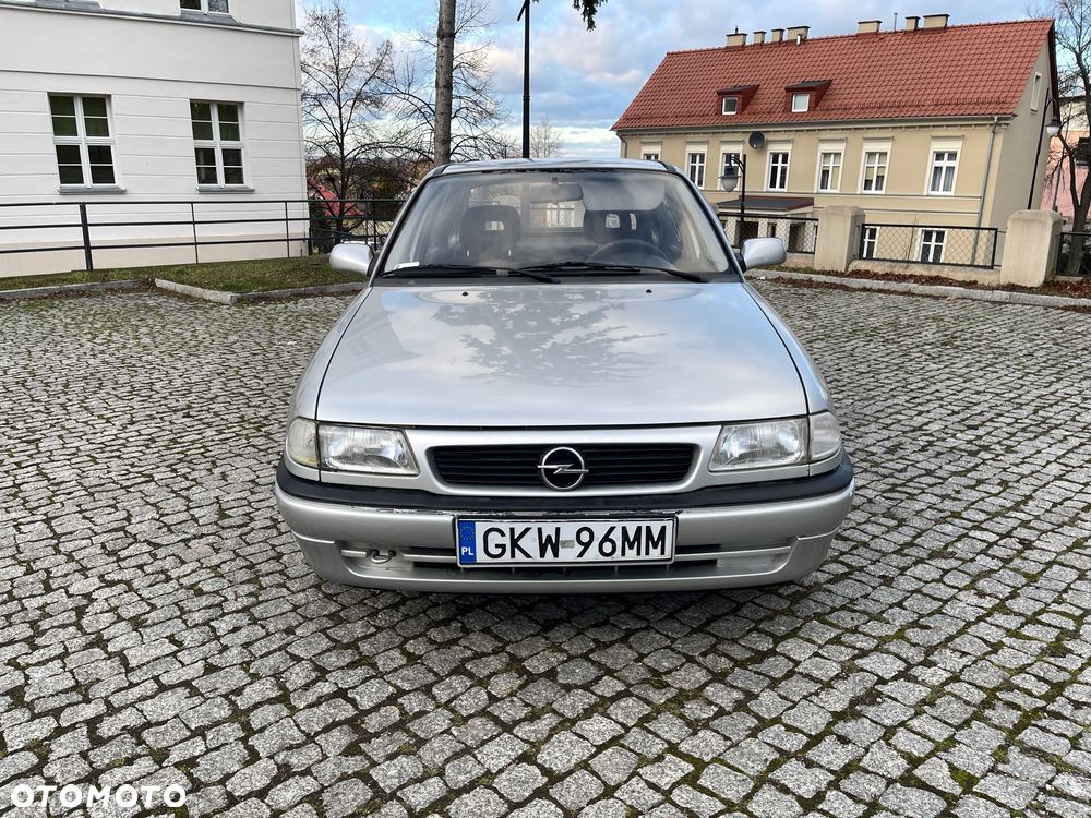Opel Astra 1.4 GL - 2