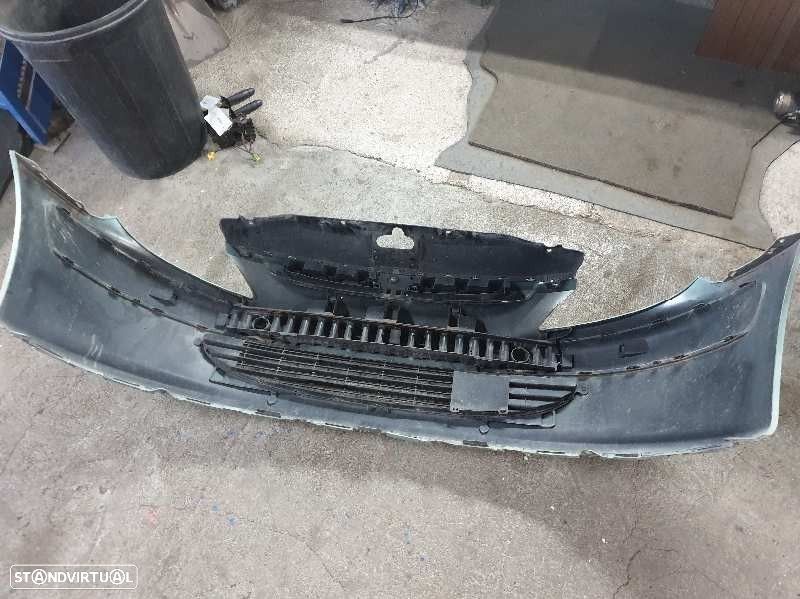 PARA-CHOQUES FRONTAL PEUGEOT 307 SW 2002 - 4