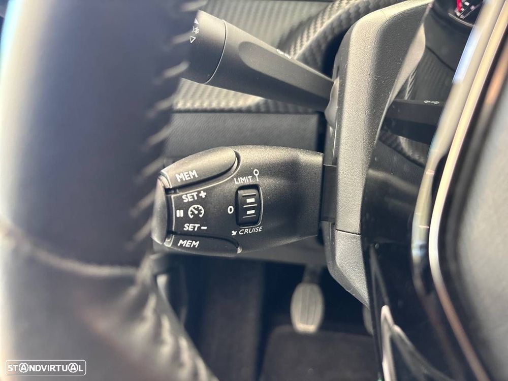 Peugeot 2008 1.2 PureTech Style - 14