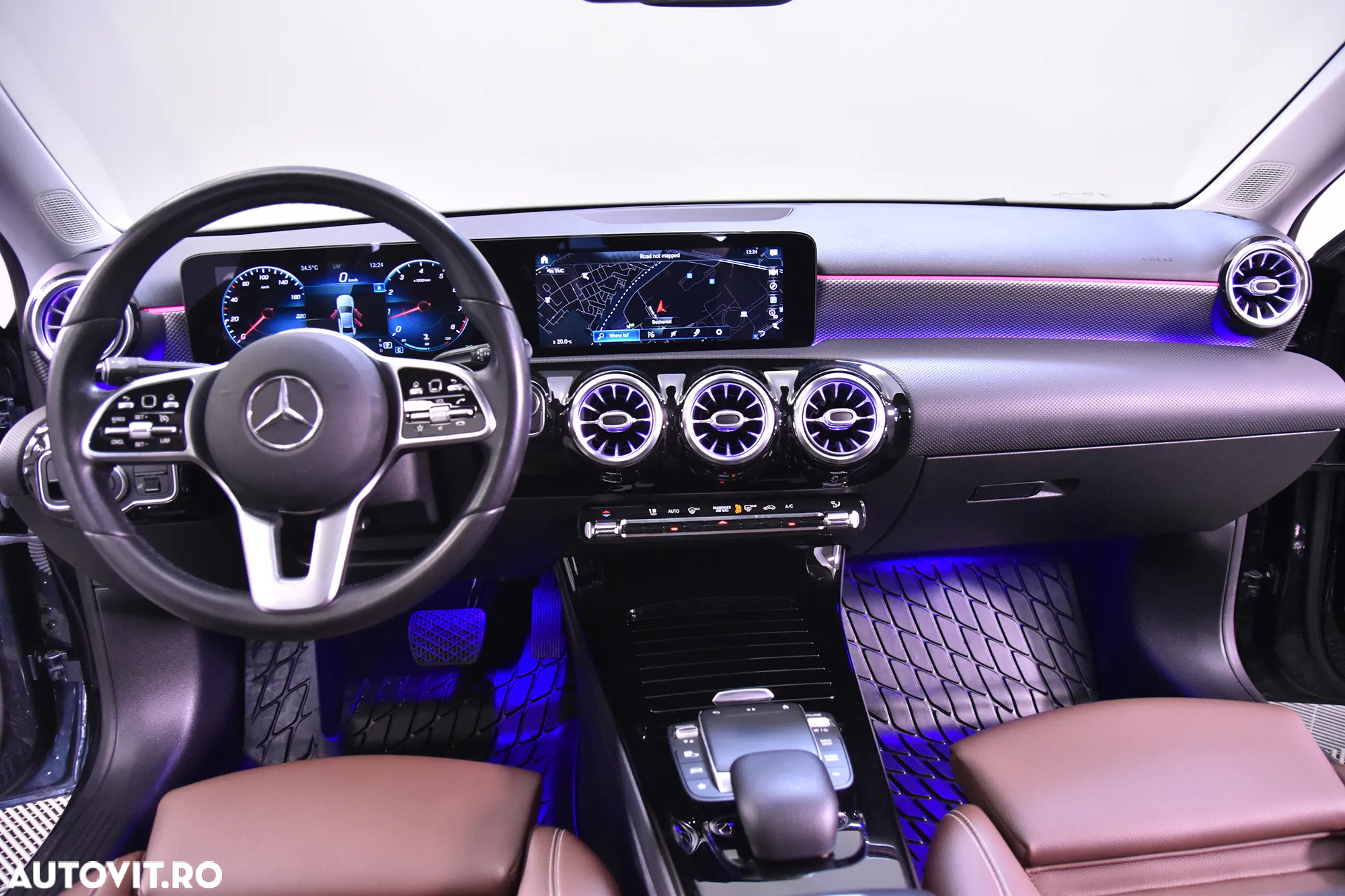 Mercedes-Benz A 220 4MATIC Sedan Aut. - 9
