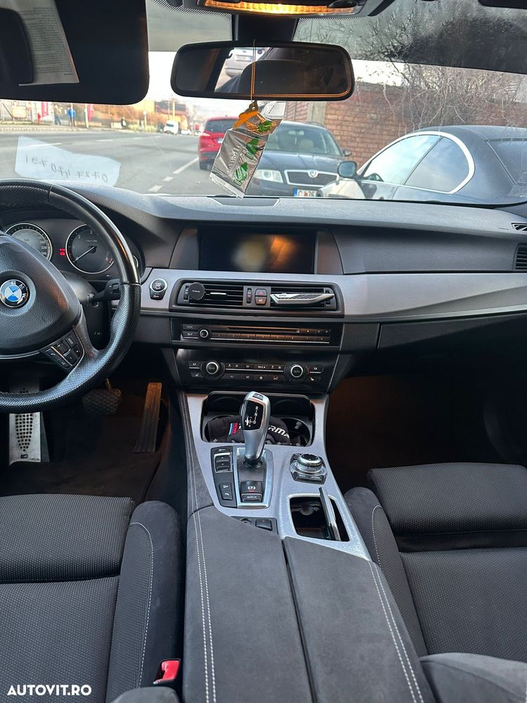 BMW Seria 5 525d xDrive AT - 10