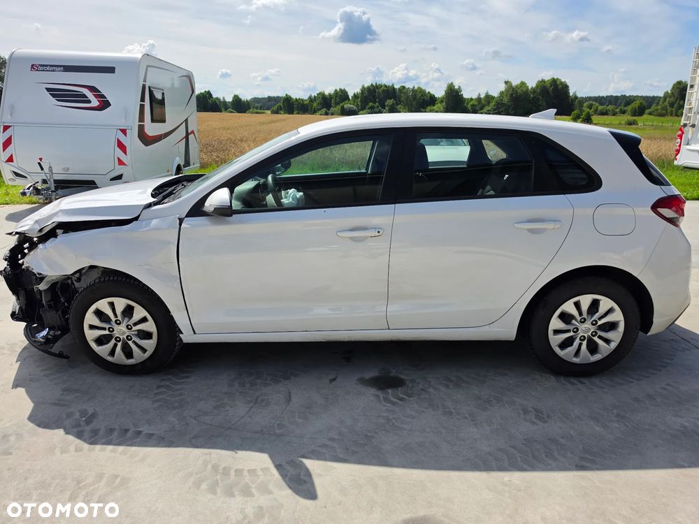 Hyundai i30 1.5 Intro - 9
