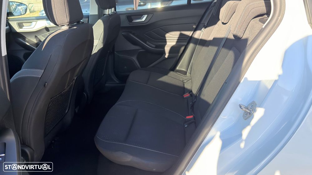Ford Focus SW 1.5 TDCi EcoBlue Business - 10