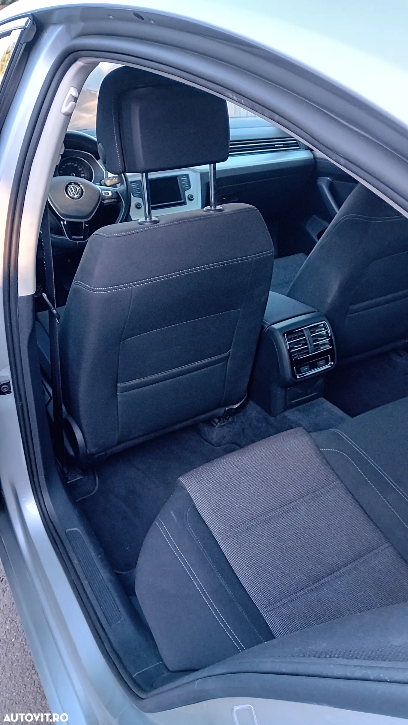 Volkswagen Passat 2.0 TDI Comfortline - 8
